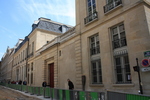 パリ・Hotel de Guenegaud (ゲネゴー館)・Archives通り側