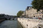 パリ・プティ橋から見たマルシェ・ヌフ通りの街並み
