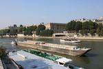 パリ・セーヌ川と船