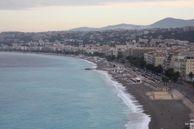 ニース城から見る地中海・海岸ははるか向こうまで続くの写真の写真