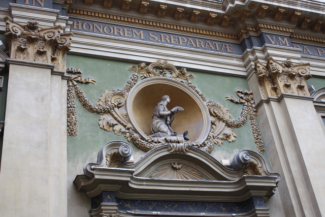 大聖堂の彫刻の写真の写真