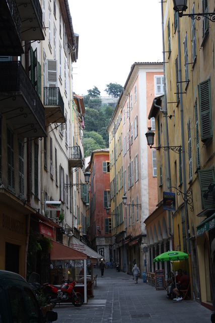 ニース・プレフェクチュール通りからニース城側を見るの写真の写真