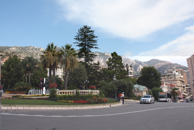 モナコ・カジノ広場からフランス方向を見るの写真の写真