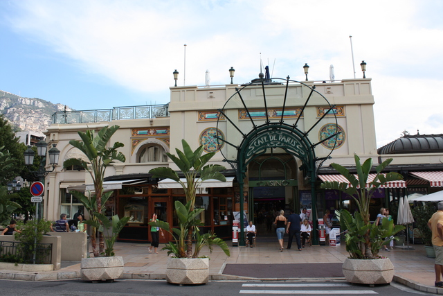 モナコ・おしゃれな概観のカフェ・ド・パリ (cafe de paris)の写真の写真