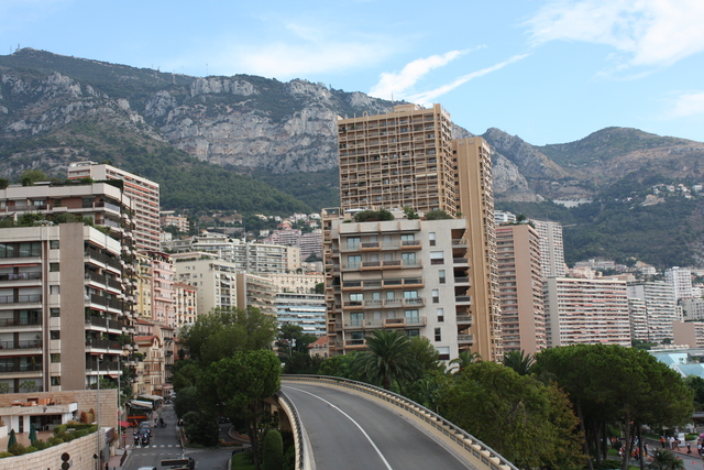 モナコ・モンテカルロ地区・ラルヴォット通りの写真の写真