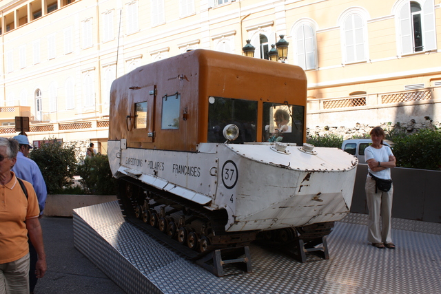 モナコ・海洋博物館・展示されている乗り物の写真の写真