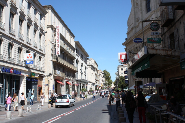 アヴィニョン・スーパーマーケットのモノプリ (monoprix)付近の写真の写真