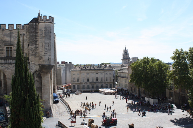 アヴィニョン・法王庁前広場の写真の写真