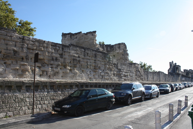 アヴィニョン・マニヤネン門の西側の写真の写真