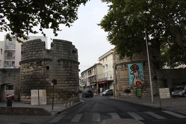 アルル・カヴァルリ門の写真の写真