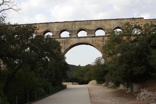 ポン・デュ・ガール・目の前に見えてきたの写真の写真