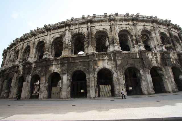 ニーム・古代闘技場の外観５の写真の写真