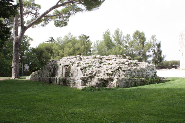 ニーム・ガヴァリエの丘・建物跡２の写真の写真