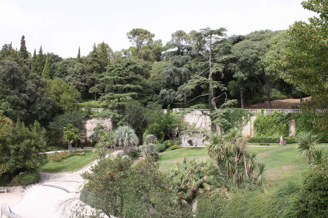 ニーム・ガヴァリエの丘からみた歩道の写真の写真