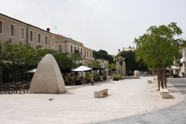 ニーム・アッサス広場の写真の写真