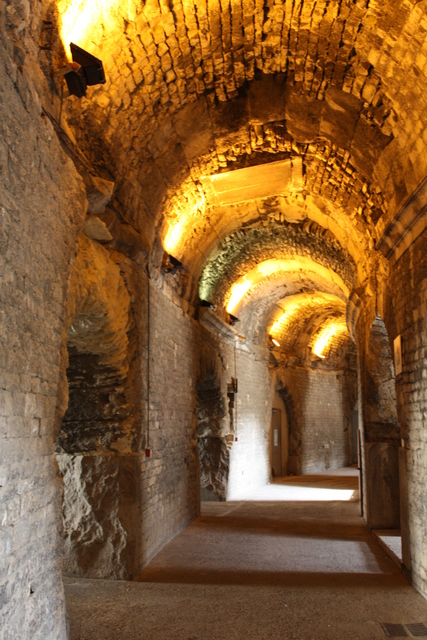 ニーム・古代闘技場・回廊１の写真の写真