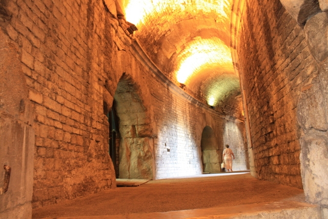 ニーム・古代闘技場・回廊１１の写真の写真