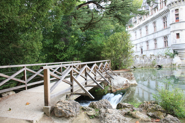 アゼー・ル・リドー城・ここは木製の橋が架かるの写真の写真