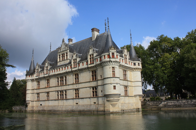 初期ルネサンスの最高傑作の一つと言われるアゼー・ル・リドー城の写真の写真