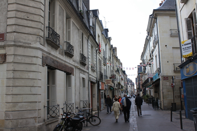 トゥール・コルベール通りとシーニュ通りの交差点付近の写真の写真