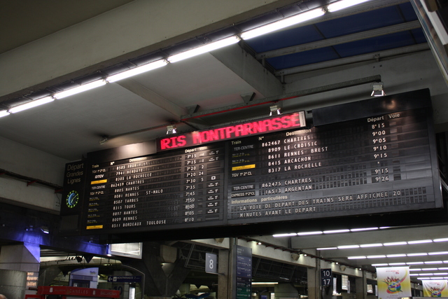 パリ・パリ・モンパルナス駅の写真の写真