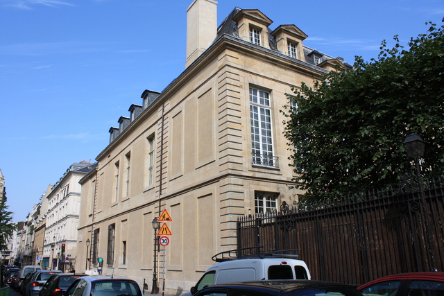 パリ・Hotel de Guenegaud (ゲネゴー館)・4Fils通り側の写真の写真