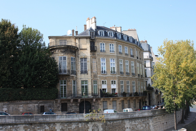 パリ・対岸から見たランベール館の写真の写真