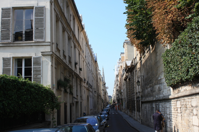 パリ・アンジュー通りとサン・ルイ・アン・リル通りの交差点付近の写真の写真
