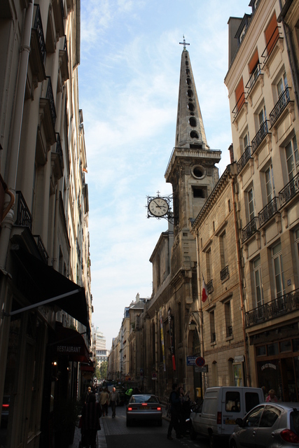 パリ・サン・ルイ・アン・リル通り・サン・ルイ・アン・リル教会付近の街並み(東方向)の写真の写真