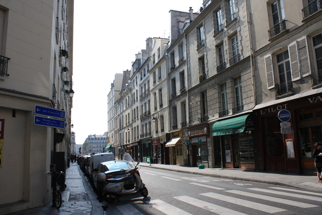 パリ・デュー・ボン通り(北方向)の写真の写真