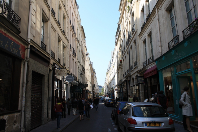 パリ・人形屋さんのクレア·デ·レーヴ(clair de reve paris)付近の写真の写真