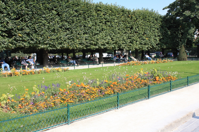 パリ・シャルルマーニュ大帝広場の写真の写真