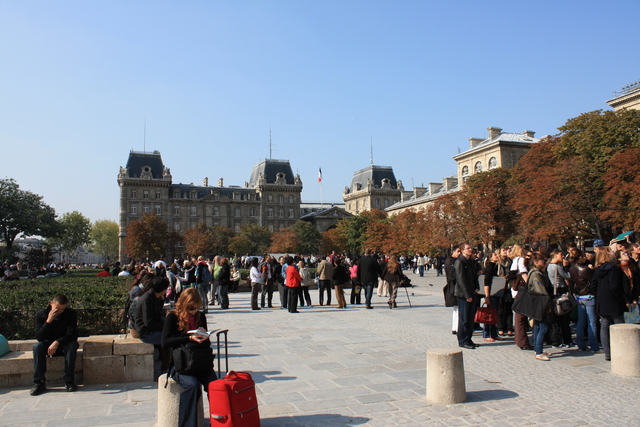 パリ・パルヴィ・ノートル・ダム広場の写真の写真