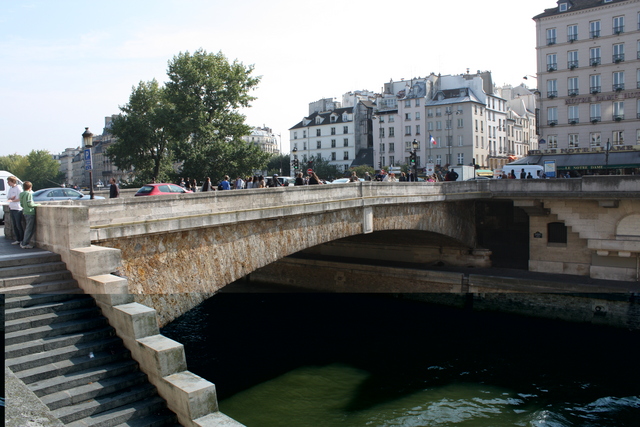 パリ・プティ橋(pont petit)の写真の写真