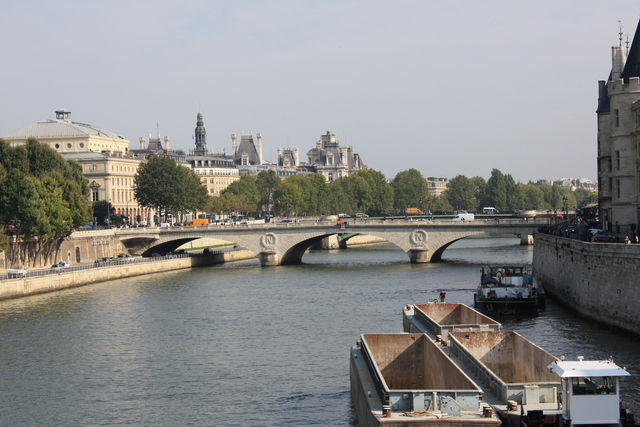 パリ・両替橋(Pont au Change)の写真の写真