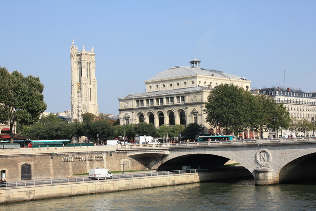 パリ・サン・ジャック塔・市立劇場・両替橋の写真の写真
