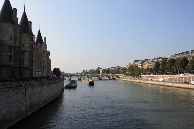 パリ・セーヌ川の写真の写真