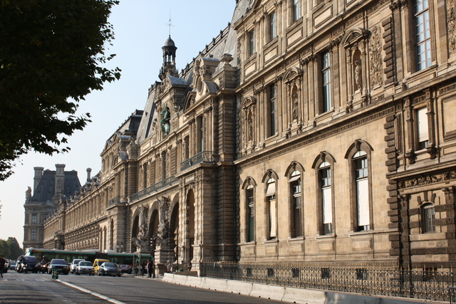 パリ・ルーブル宮殿(ルーブル美術館)の写真の写真