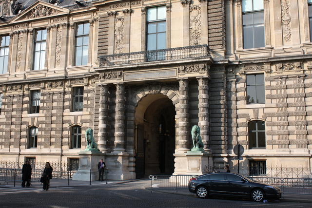 パリ・ルーブル宮殿(ルーブル美術館)の写真の写真