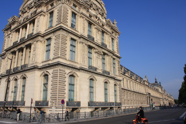 パリ・ルーブル宮殿(ルーブル美術館)の写真の写真