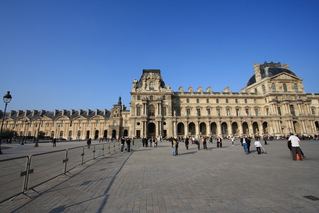 パリ・ルーブル宮殿(ルーブル美術館)の写真の写真