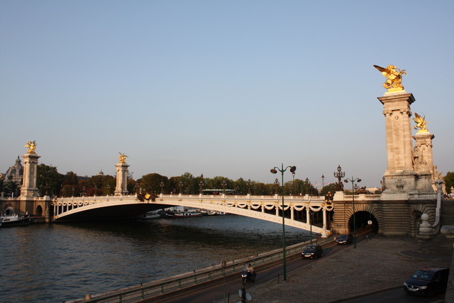 パリ・アレクサンドル3世橋の写真の写真