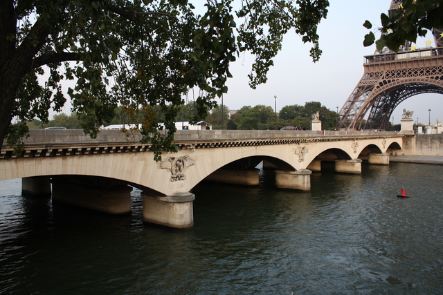 パリ・イエナ橋(下流)の写真の写真