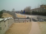 韓国・水原・華城・城壁の途中には橋がかかる