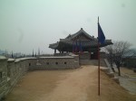 韓国・水原・華城・蒼竜門の屋根が見える