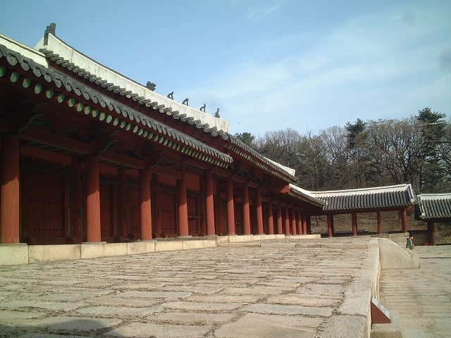 韓国・ソウル・宗廟・別の角度から見る永寧殿の写真の写真