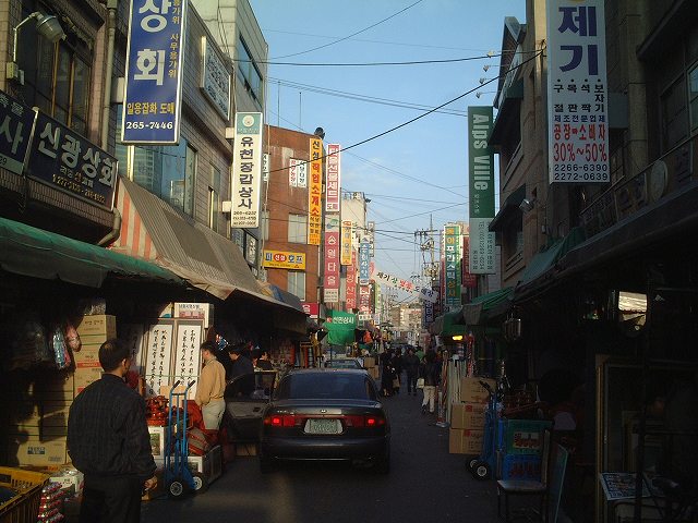 韓国・ソウル・東大門付近の商店街の写真の写真