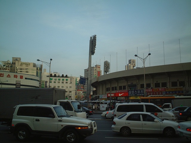 韓国・ソウル・東大門付近の野球場の写真の写真