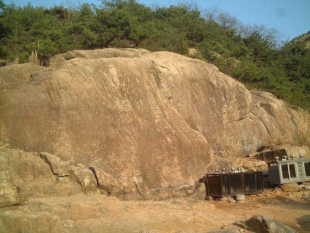 韓国・慶州・三陵谷磨崖線刻六尊仏像の写真の写真