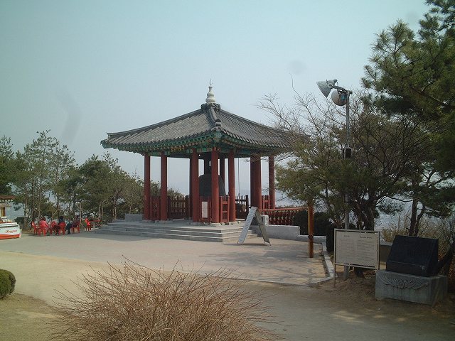 韓国・水原・華城・鐘楼の写真の写真